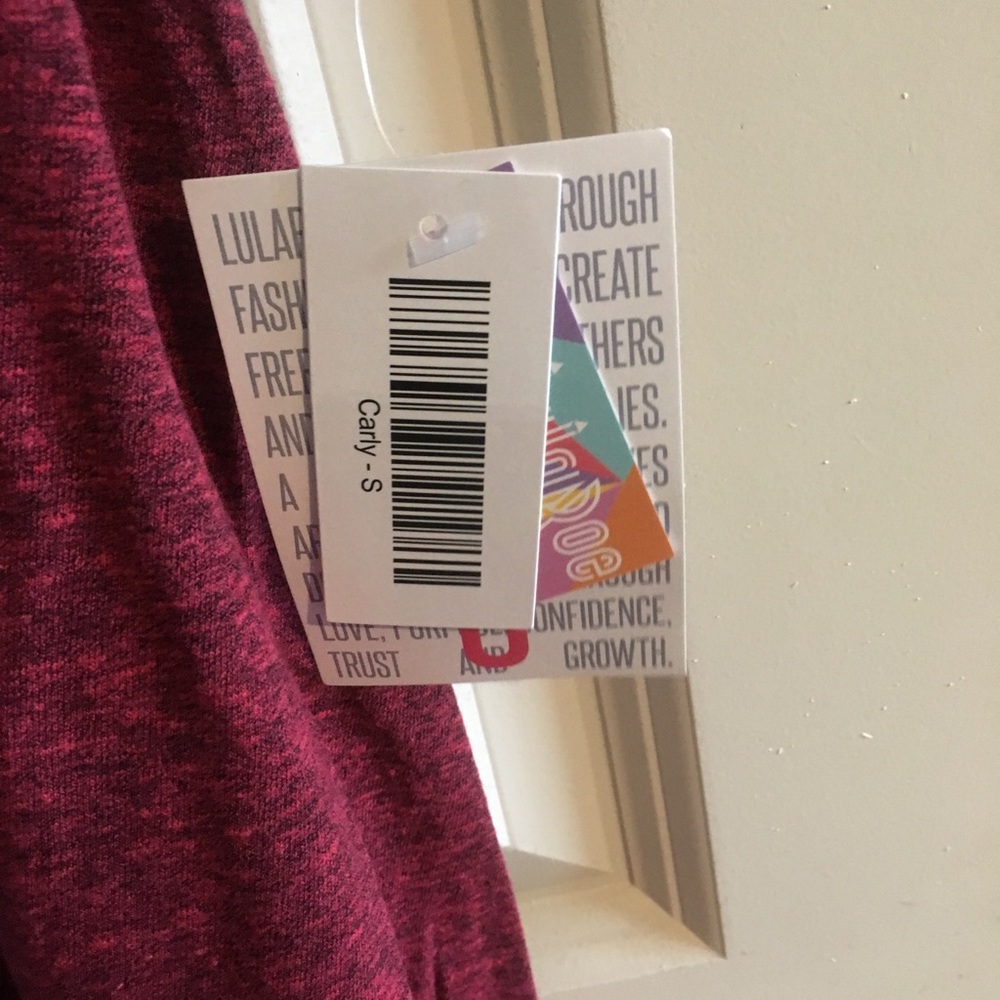 LuLaRoe NWT Raspberry Carly.